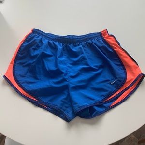 Nike shorts SIZE L